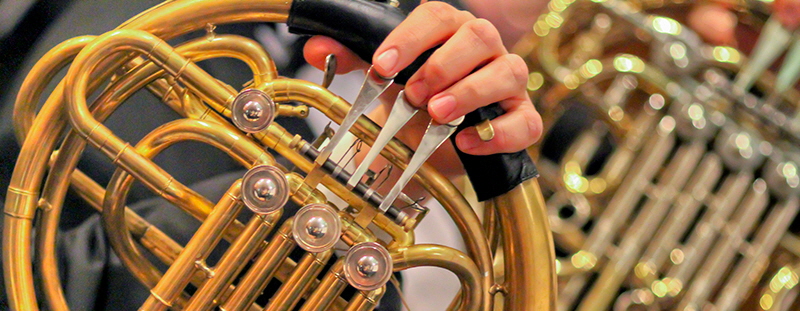 Horn_front_page